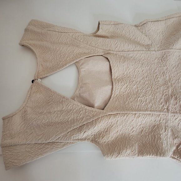 Free People Aplique Detail Beige Cap Sleeve Peplum Top, Size L - Picture 10 of 11